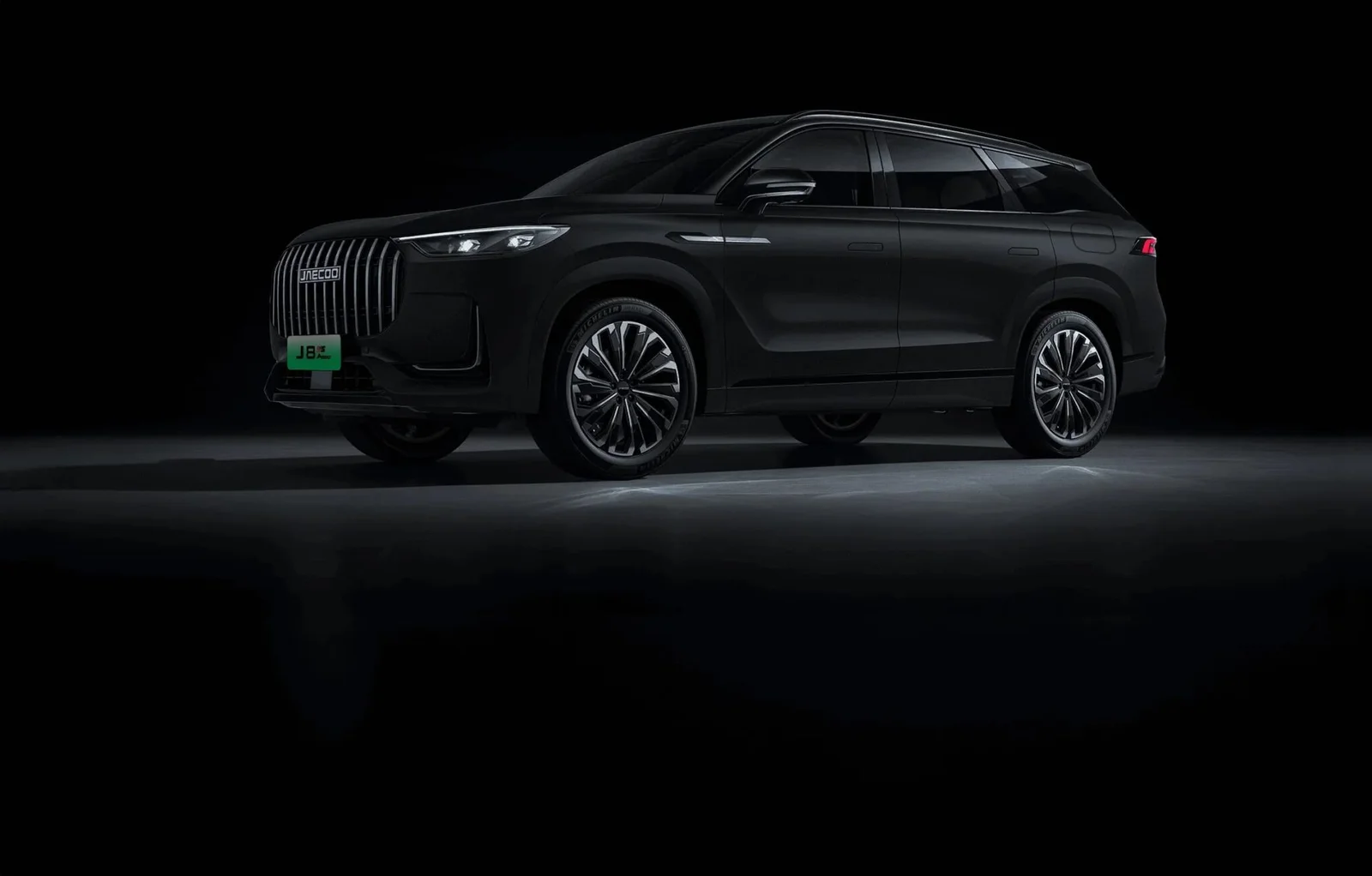 JAECOO J8 - Jet Black